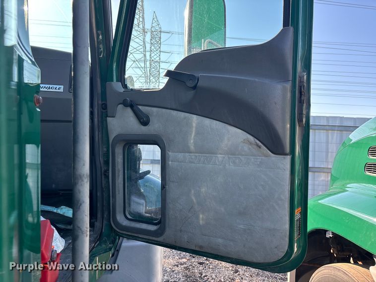 image for item YA2307 2013 Mack CXU613 semi truck