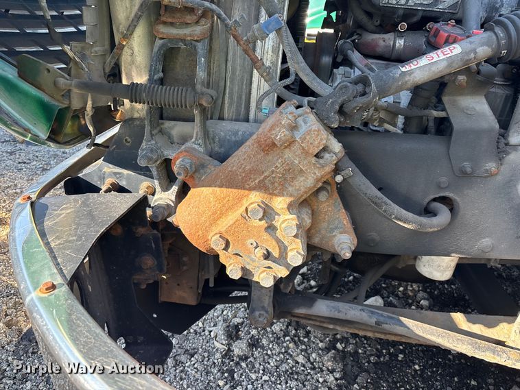 image for item YA2307 2013 Mack CXU613 semi truck