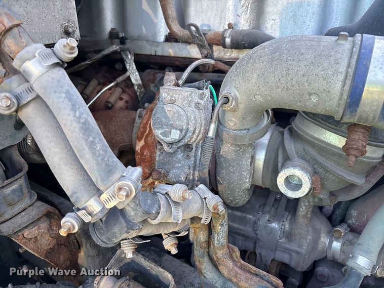 image for item YA2307 2013 Mack CXU613 semi truck