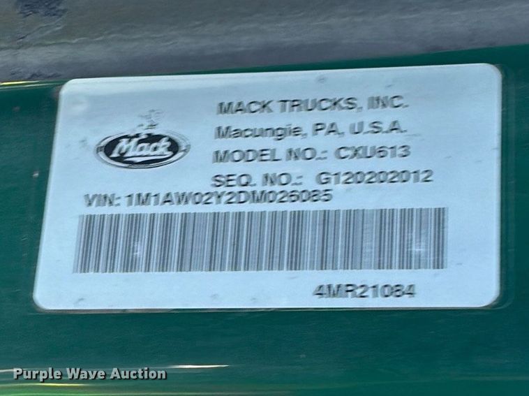 image for item YA2307 2013 Mack CXU613 semi truck