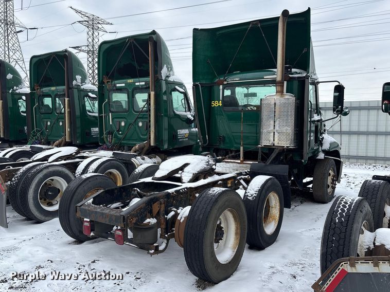image for item YA2308 2013 Mack CXU613 semi truck