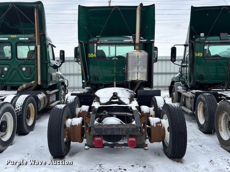 image for item YA2308 2013 Mack CXU613 semi truck
