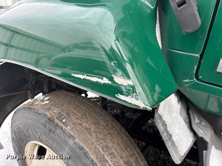 image for item YA2308 2013 Mack CXU613 semi truck