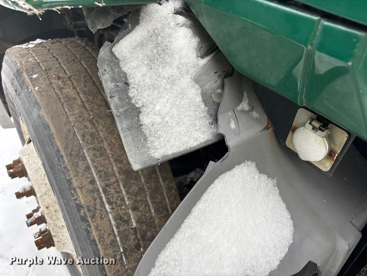 image for item YA2308 2013 Mack CXU613 semi truck