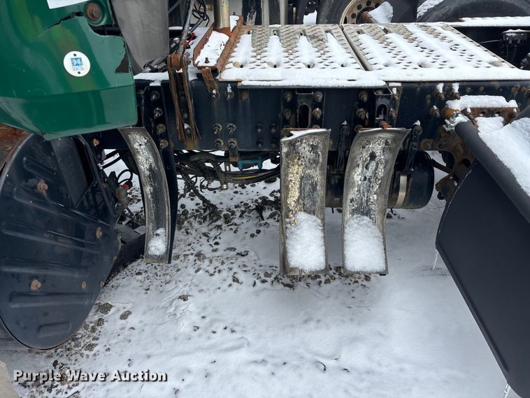 image for item YA2308 2013 Mack CXU613 semi truck