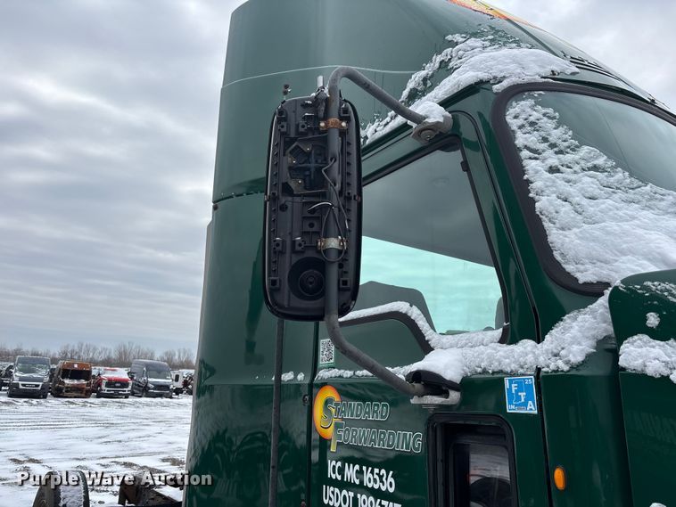 image for item YA2308 2013 Mack CXU613 semi truck