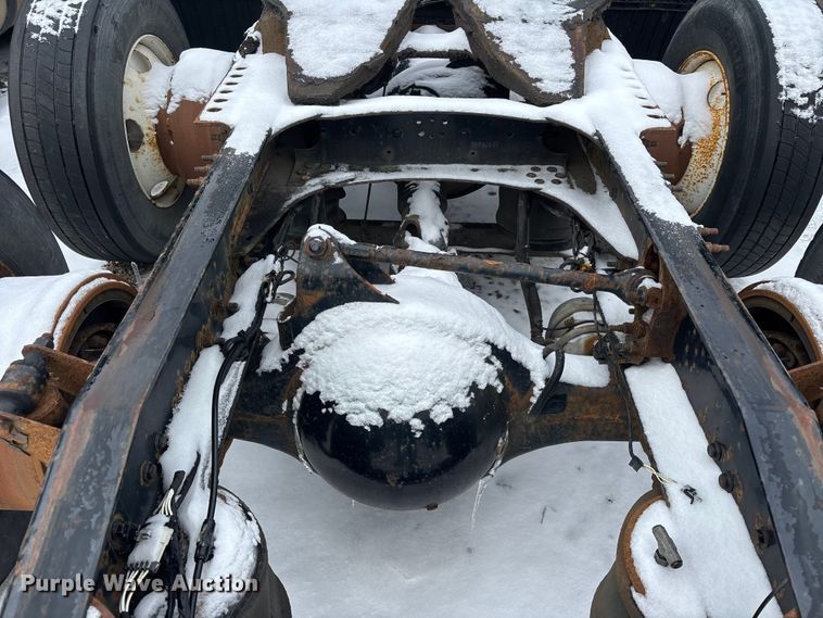 image for item YA2308 2013 Mack CXU613 semi truck