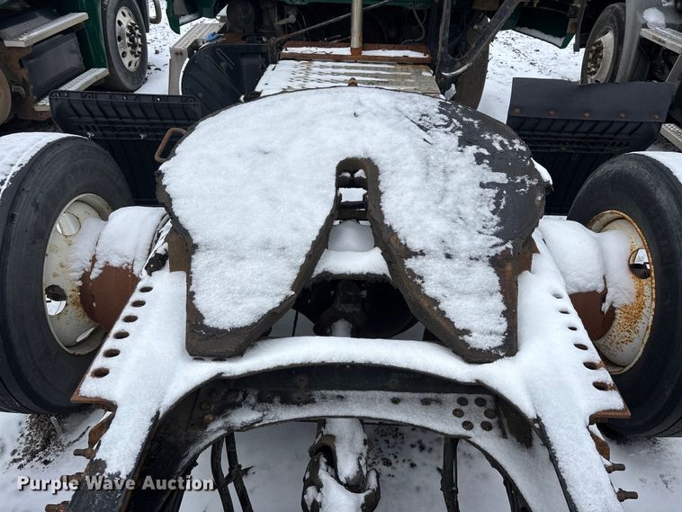 image for item YA2308 2013 Mack CXU613 semi truck