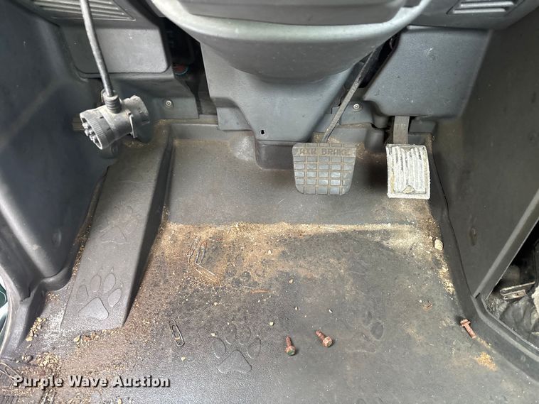 image for item YA2308 2013 Mack CXU613 semi truck