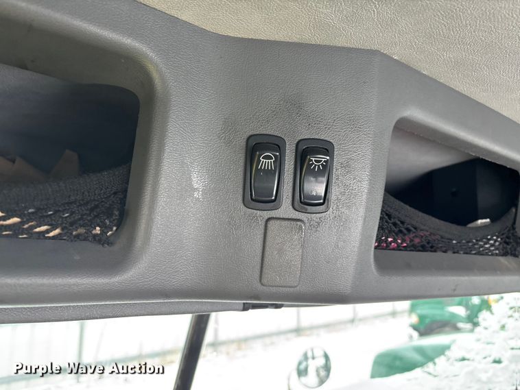 image for item YA2308 2013 Mack CXU613 semi truck