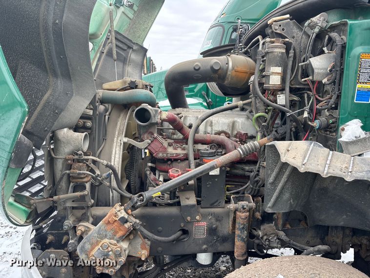 image for item YA2308 2013 Mack CXU613 semi truck