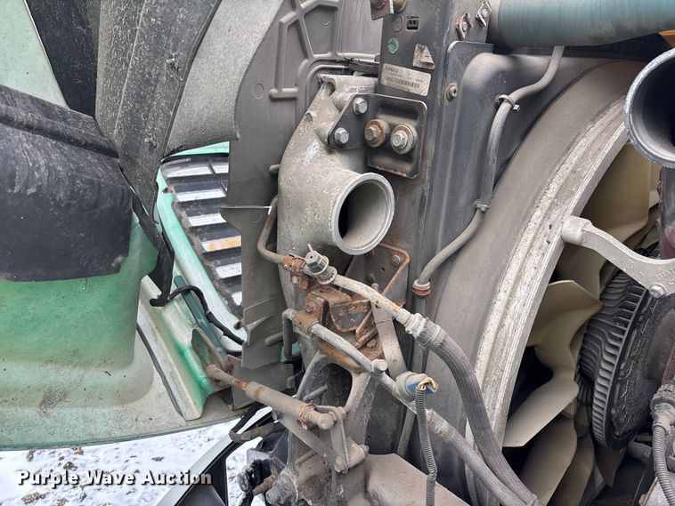 image for item YA2308 2013 Mack CXU613 semi truck