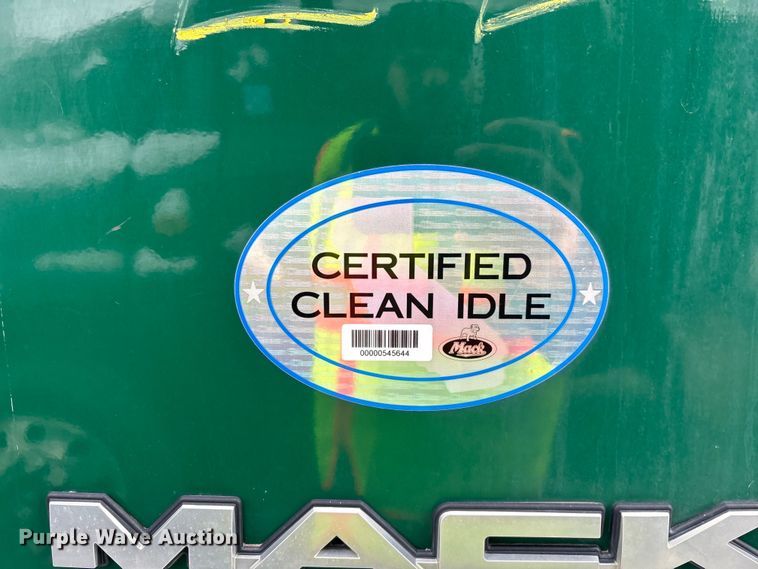 image for item YA2308 2013 Mack CXU613 semi truck