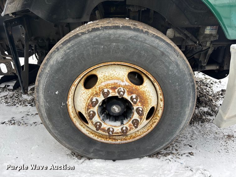 image for item YA2308 2013 Mack CXU613 semi truck