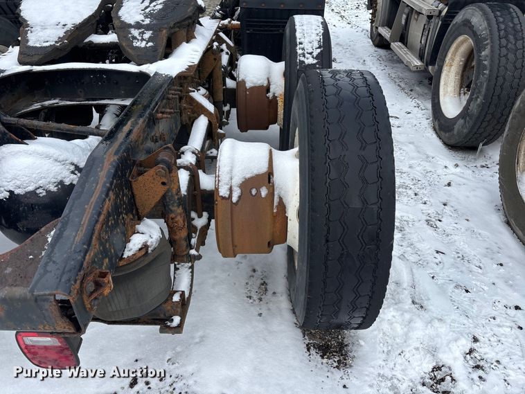 image for item YA2308 2013 Mack CXU613 semi truck