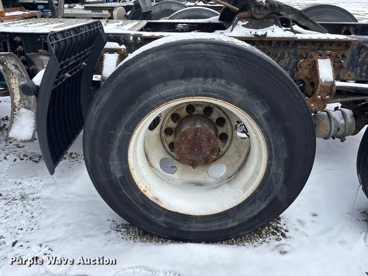 image for item YA2308 2013 Mack CXU613 semi truck