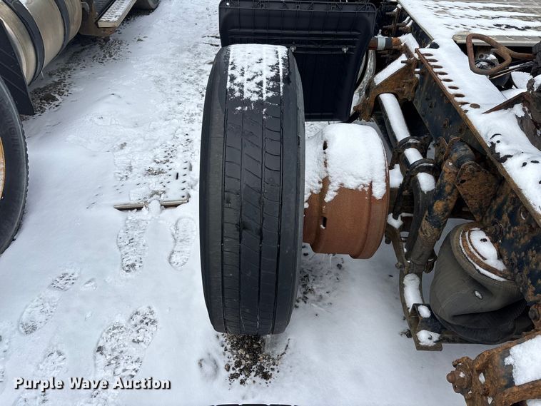 image for item YA2308 2013 Mack CXU613 semi truck