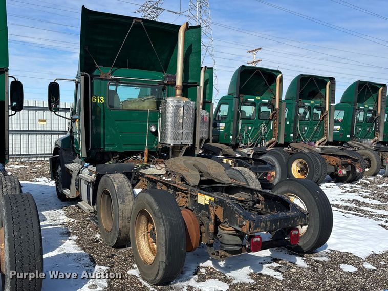 image for item YA2309 2013 Mack CXU613 semi truck