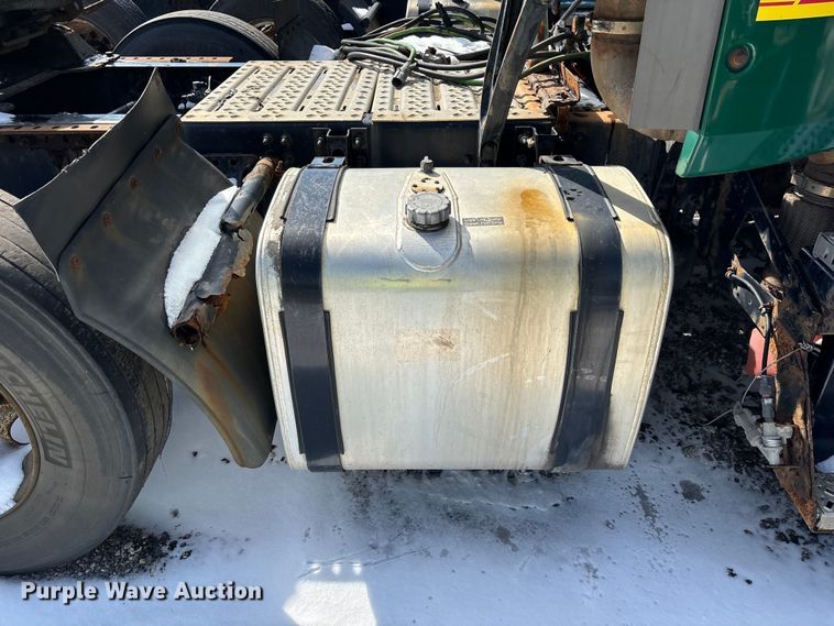 image for item YA2309 2013 Mack CXU613 semi truck