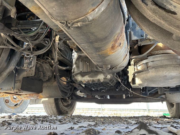 image for item YA2309 2013 Mack CXU613 semi truck