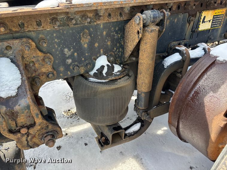 image for item YA2309 2013 Mack CXU613 semi truck