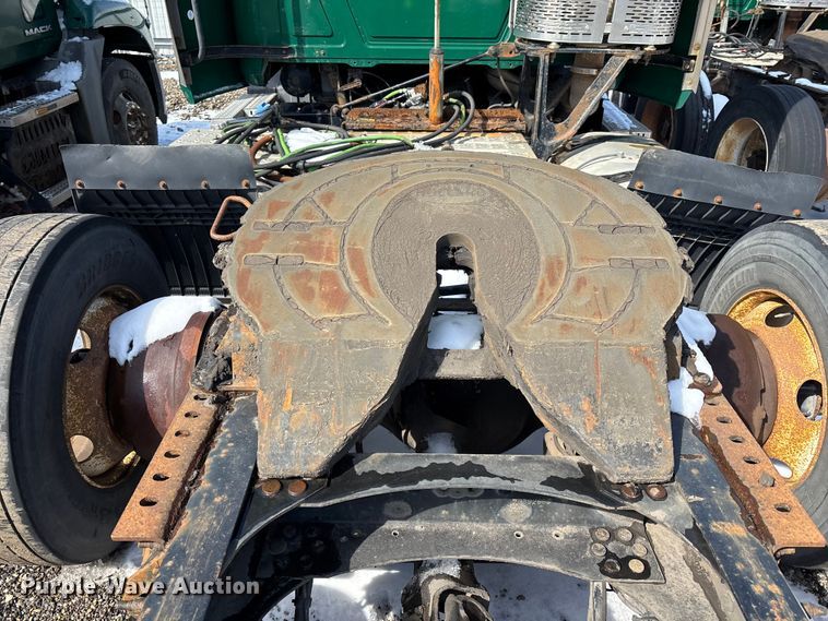 image for item YA2309 2013 Mack CXU613 semi truck