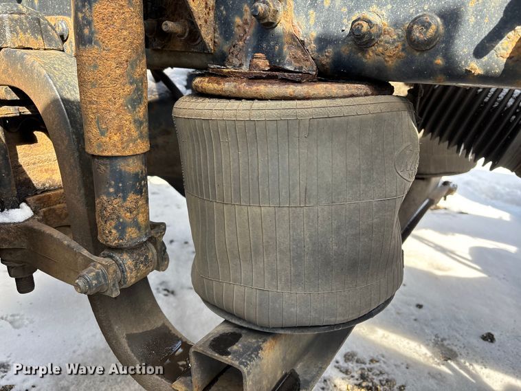 image for item YA2309 2013 Mack CXU613 semi truck