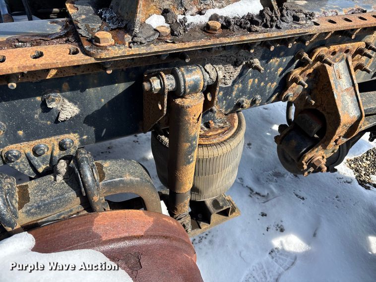 image for item YA2309 2013 Mack CXU613 semi truck