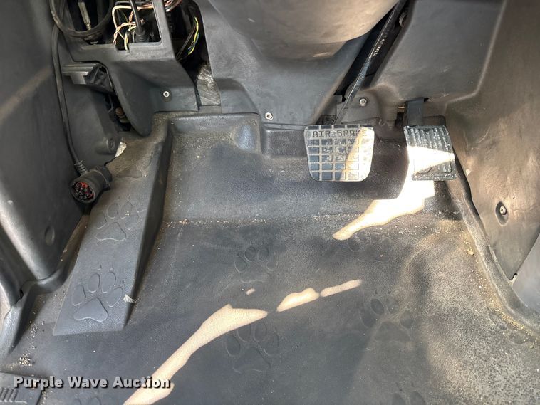 image for item YA2309 2013 Mack CXU613 semi truck