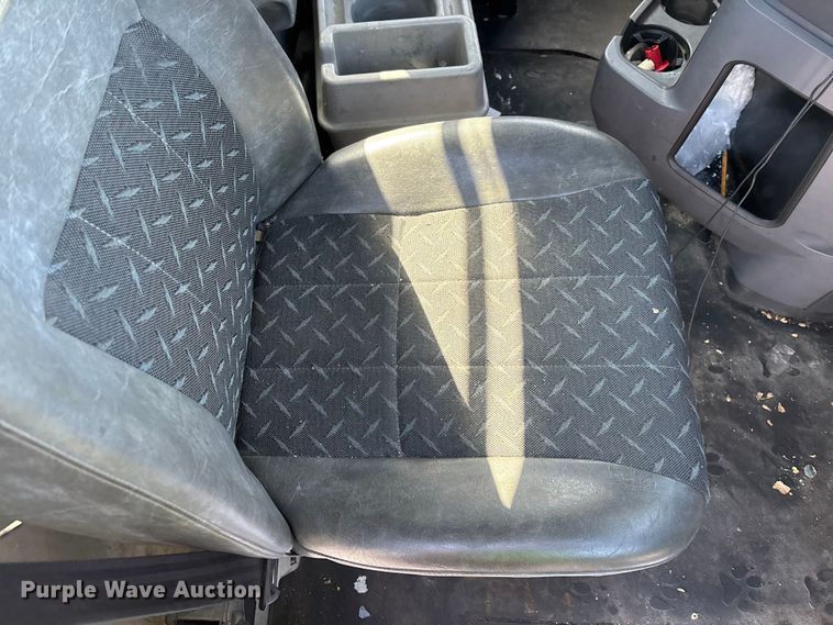 image for item YA2309 2013 Mack CXU613 semi truck