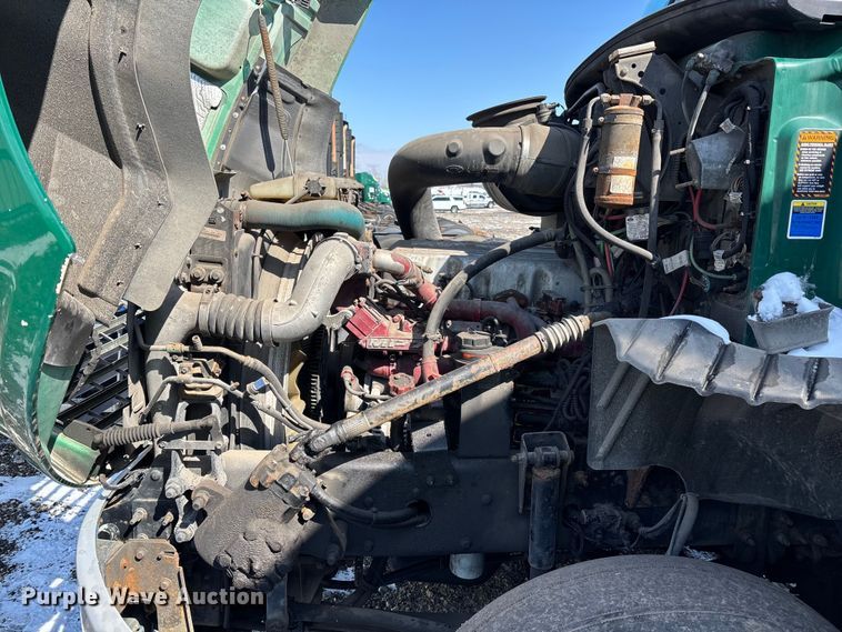 image for item YA2309 2013 Mack CXU613 semi truck