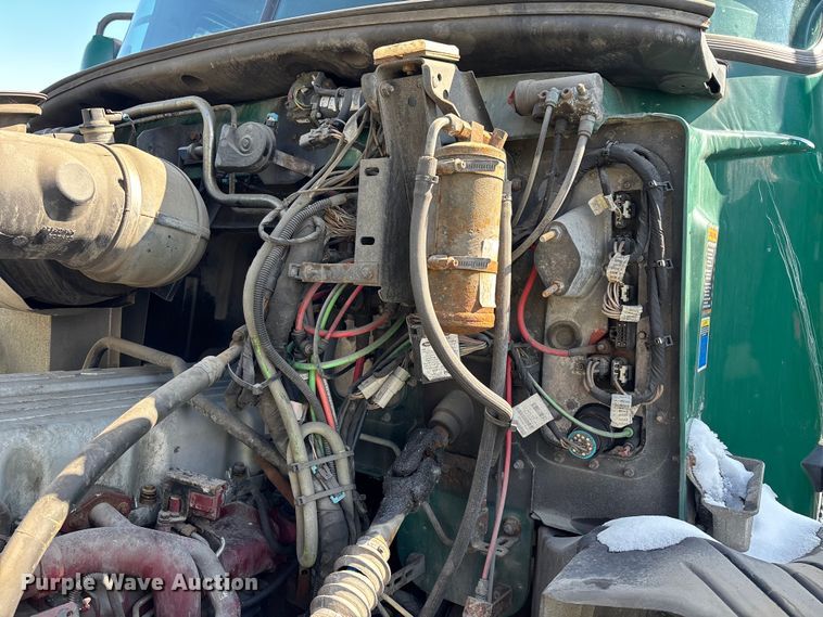 image for item YA2309 2013 Mack CXU613 semi truck