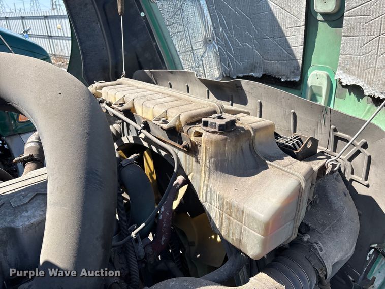 image for item YA2309 2013 Mack CXU613 semi truck