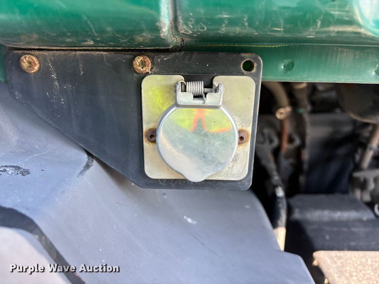 image for item YA2309 2013 Mack CXU613 semi truck