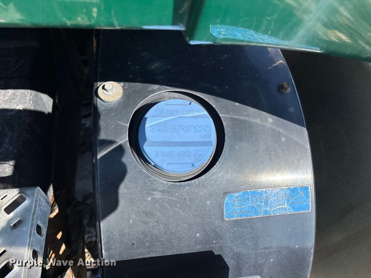 image for item YA2309 2013 Mack CXU613 semi truck