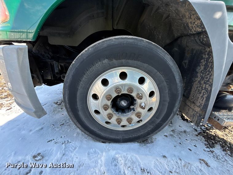 image for item YA2309 2013 Mack CXU613 semi truck