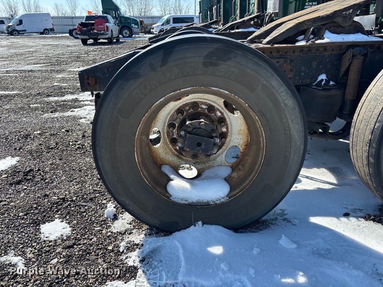 image for item YA2309 2013 Mack CXU613 semi truck