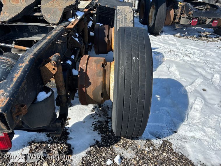 image for item YA2309 2013 Mack CXU613 semi truck