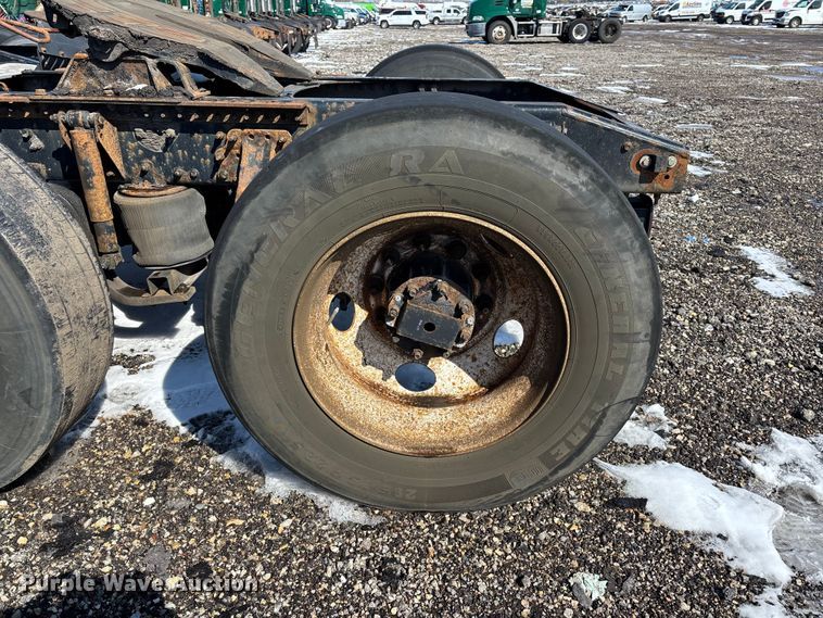 image for item YA2309 2013 Mack CXU613 semi truck