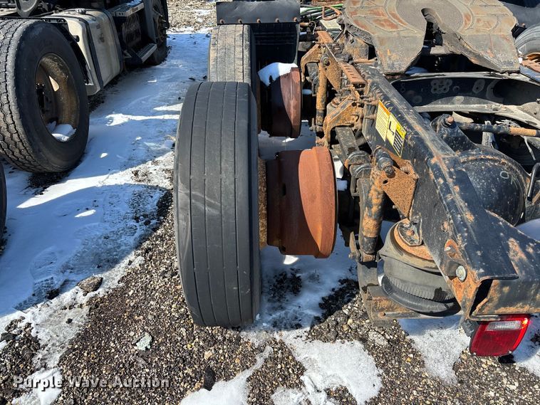 image for item YA2309 2013 Mack CXU613 semi truck