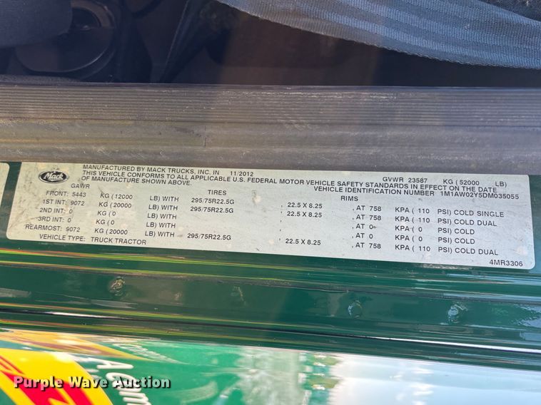 image for item YA2309 2013 Mack CXU613 semi truck