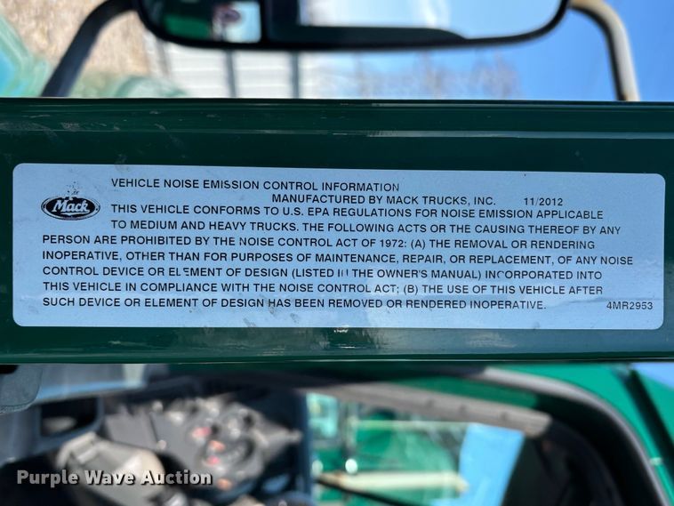 image for item YA2309 2013 Mack CXU613 semi truck