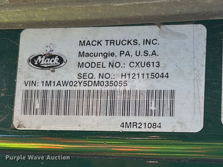 image for item YA2309 2013 Mack CXU613 semi truck