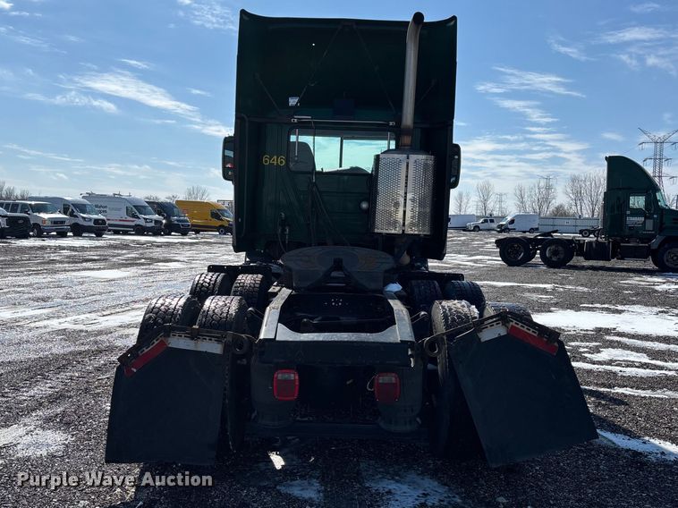 image for item YA2310 2016 Mack CXU613 semi truck