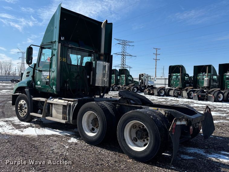 image for item YA2310 2016 Mack CXU613 semi truck