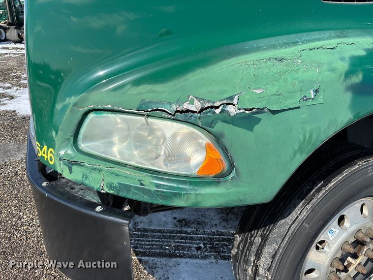 image for item YA2310 2016 Mack CXU613 semi truck