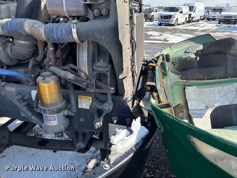 image for item YA2310 2016 Mack CXU613 semi truck