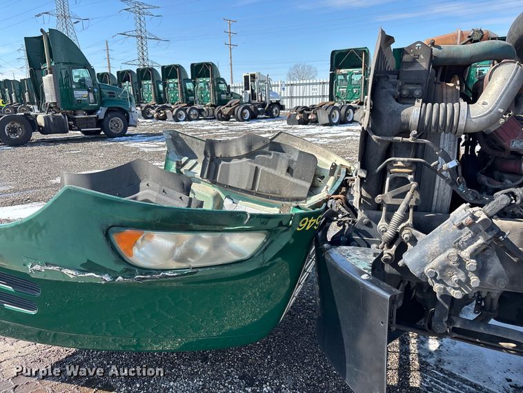 image for item YA2310 2016 Mack CXU613 semi truck