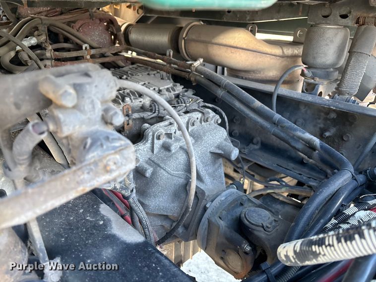 image for item YA2310 2016 Mack CXU613 semi truck