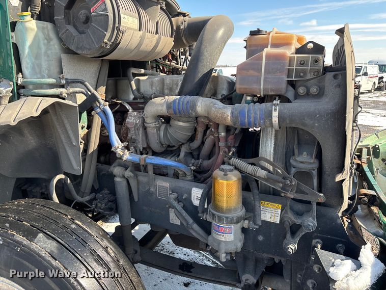 image for item YA2310 2016 Mack CXU613 semi truck